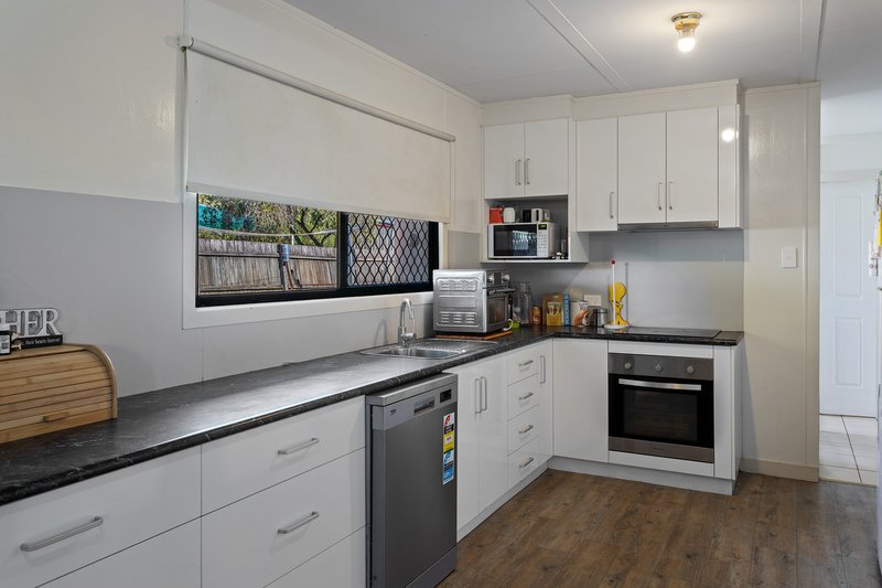 Photo - 83 Proposch Street, Oakey QLD 4401 - Image 8
