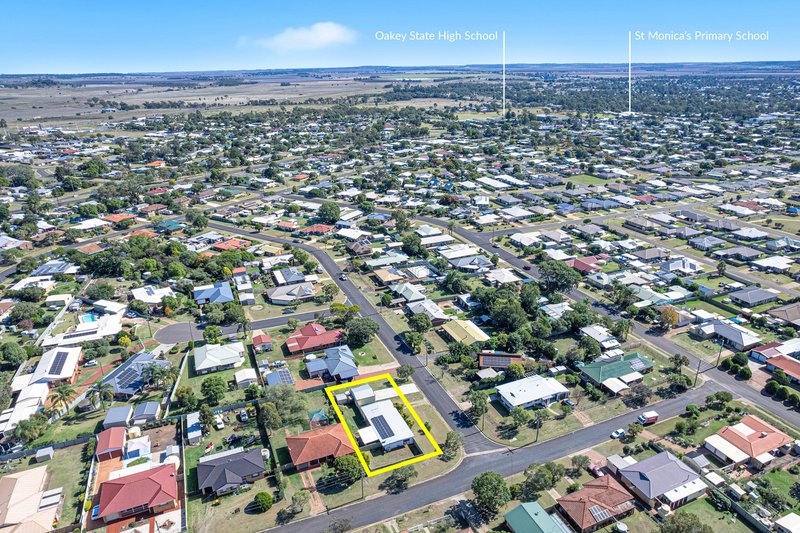 Photo - 83 Proposch Street, Oakey QLD 4401 - Image 14