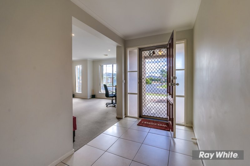 Photo - 83 Rose Grange Boulevard, Tarneit VIC 3029 - Image 4