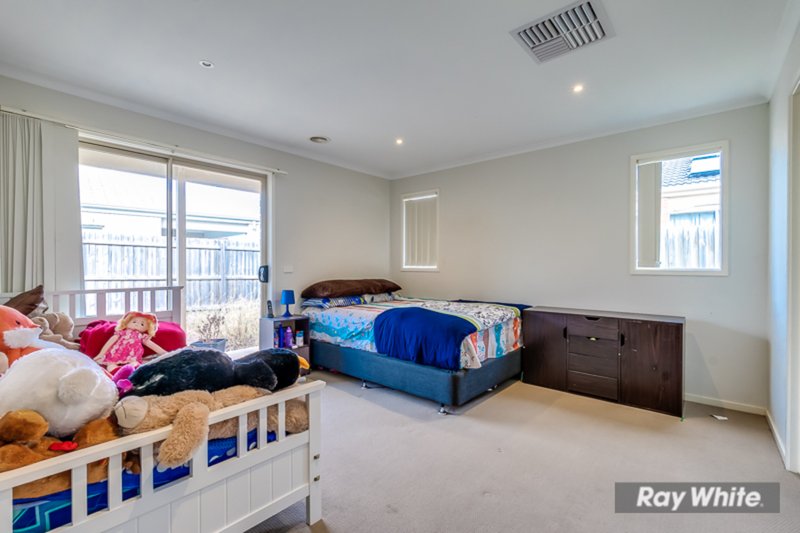 Photo - 83 Rose Grange Boulevard, Tarneit VIC 3029 - Image 8