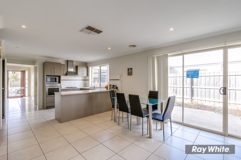 Photo - 83 Rose Grange Boulevard, Tarneit VIC 3029 - Image 11