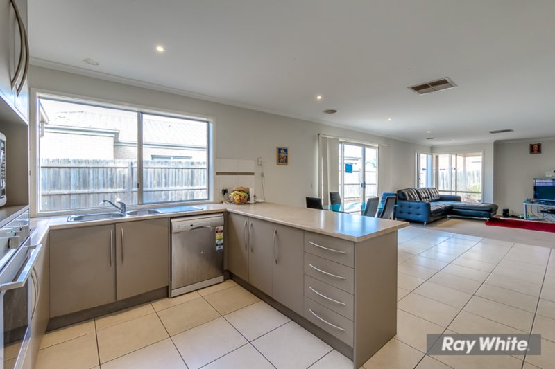 Photo - 83 Rose Grange Boulevard, Tarneit VIC 3029 - Image 14