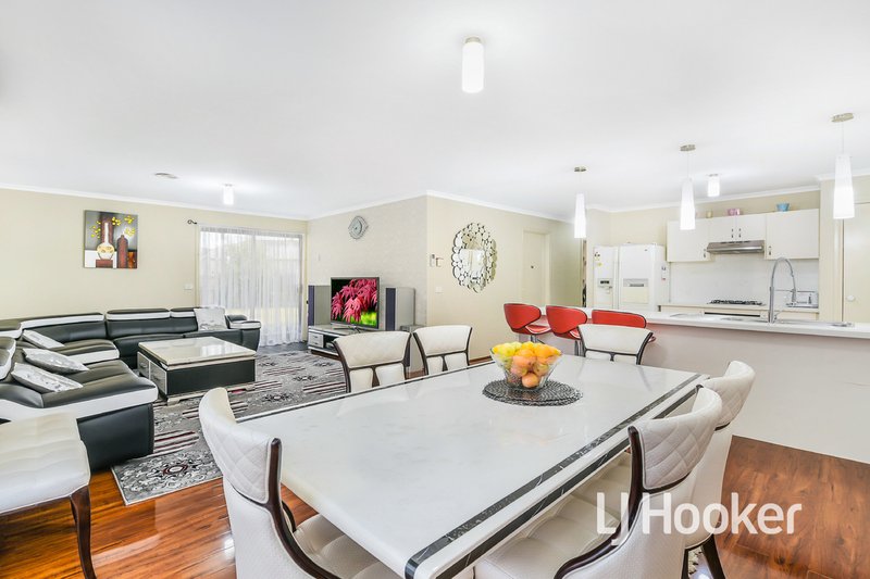 Photo - 83 Sandalwood Drive, Pakenham VIC 3810 - Image 6