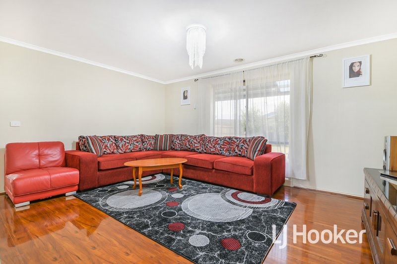 Photo - 83 Sandalwood Drive, Pakenham VIC 3810 - Image 7