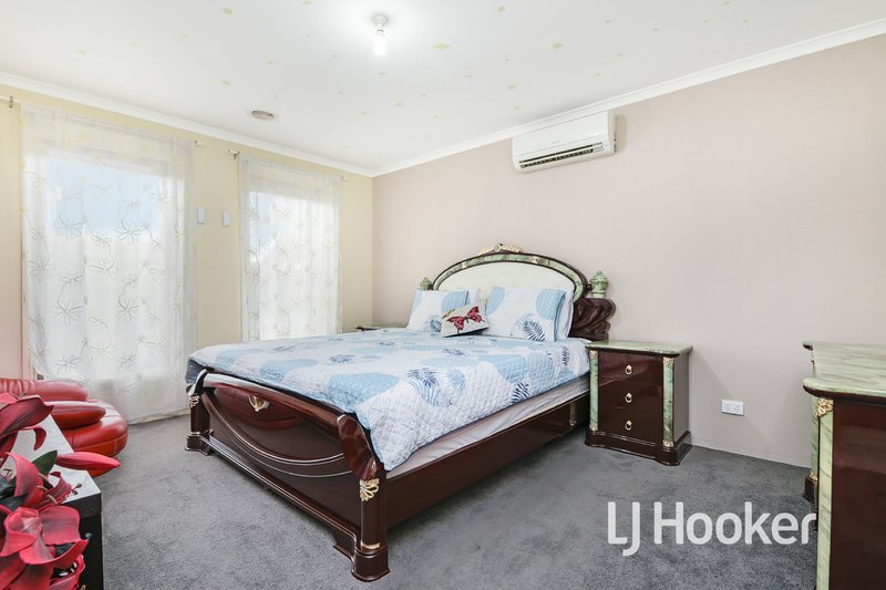 Photo - 83 Sandalwood Drive, Pakenham VIC 3810 - Image 8