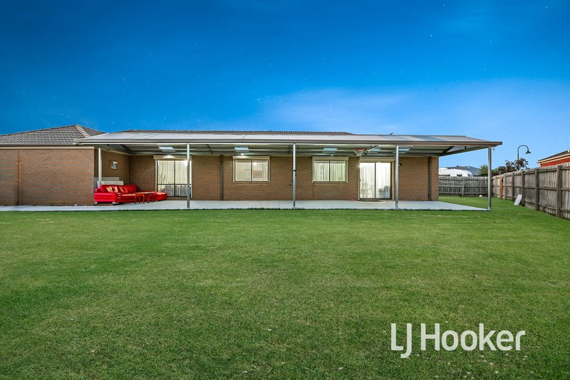 Photo - 83 Sandalwood Drive, Pakenham VIC 3810 - Image 16