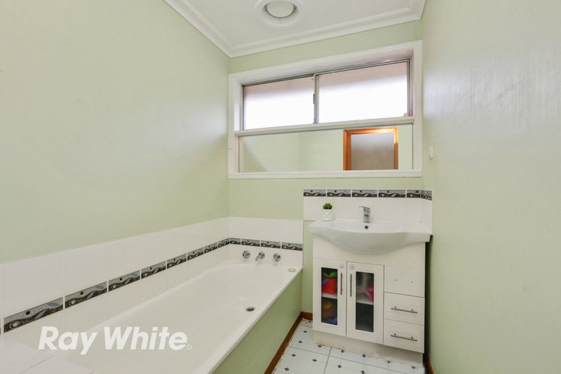 Photo - 83 Smeaton Close, Lara VIC 3212 - Image 5