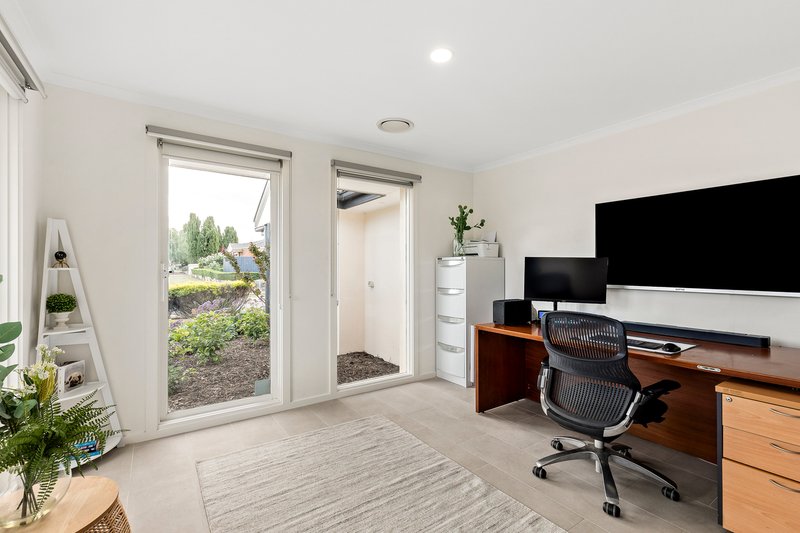 Photo - 83 Sorbonne Drive, Sunbury VIC 3429 - Image 14