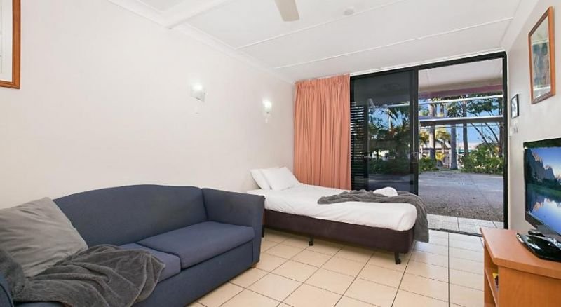 Photo - 83 Toolooa Street, Gladstone QLD 4680 - Image 13