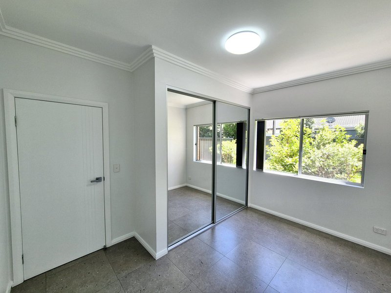 Photo - 8/30-32 Third Avenue, Macquarie Fields NSW 2564 - Image 5