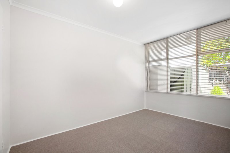 Photo - 8/30 Ashley Street, Reservoir VIC 3073 - Image 6