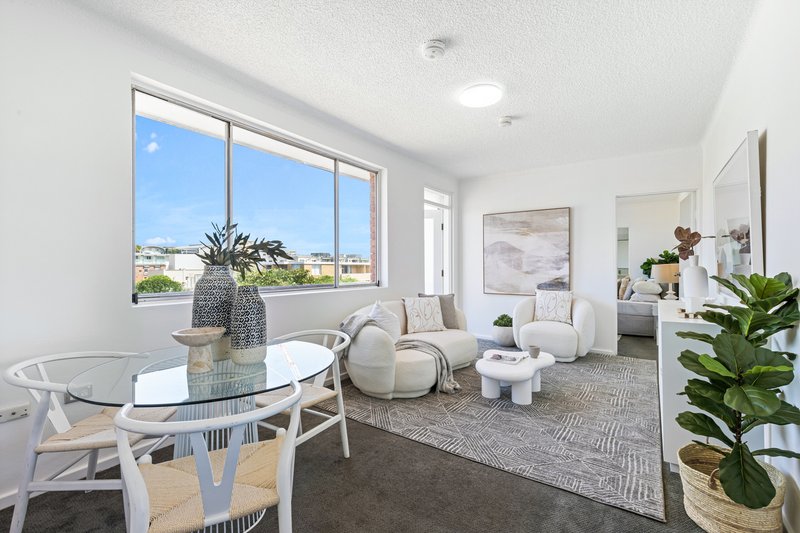 Photo - 8/30 Beach Road, Bondi Beach NSW 2026 - Image 4