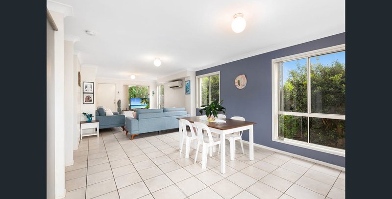 Photo - 8/30 Federation Street, Wynnum West QLD 4178 - Image 4