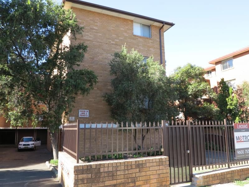 8/30 Goulburn Street, Liverpool NSW 2170