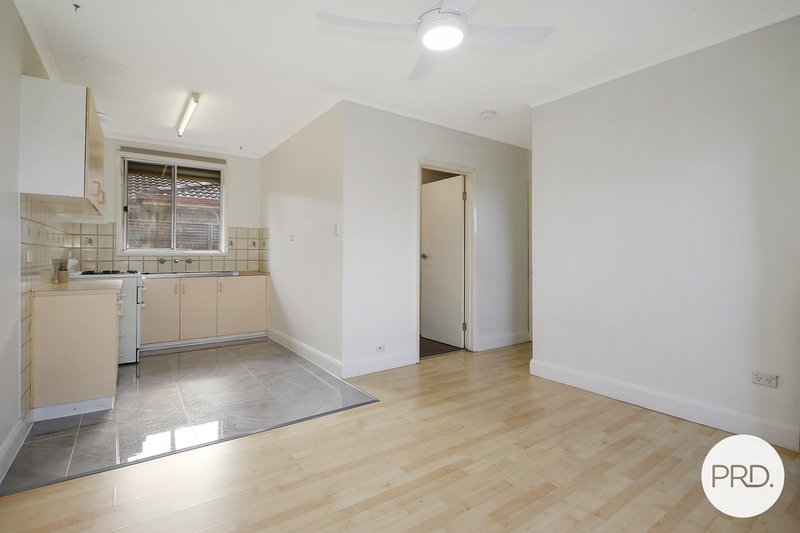 Photo - 8/309-311 Moore Street, Lavington NSW 2641 - Image 3