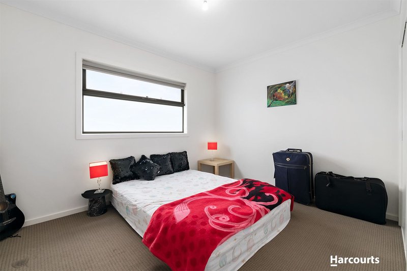 Photo - 8/31-33 Moor Park Drive, Craigieburn VIC 3064 - Image 7