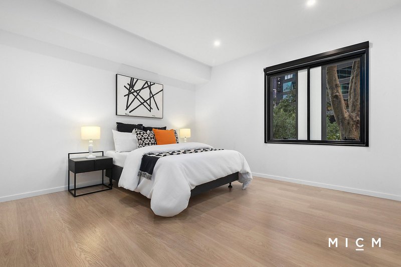 Photo - 83/1 Riverside Quay, Southbank VIC 3006 - Image 5