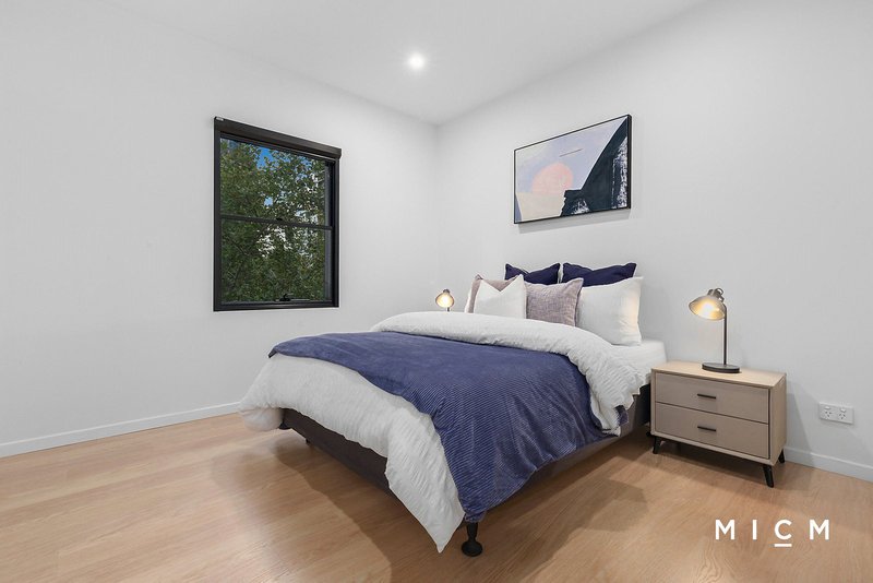 Photo - 83/1 Riverside Quay, Southbank VIC 3006 - Image 6