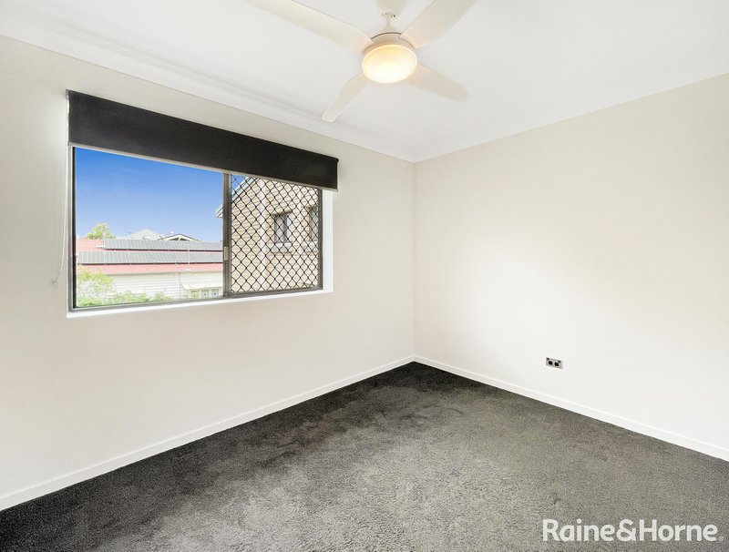 Photo - 8/32 Ward Street, Indooroopilly QLD 4068 - Image 7