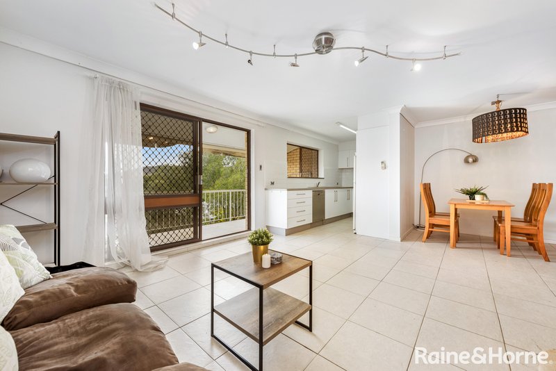 Photo - 8/32 Ward Street, Indooroopilly QLD 4068 - Image 1