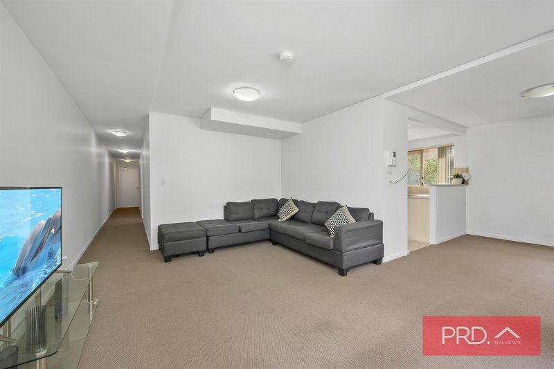 Photo - 8/33-39 Lachlan Street, Warwick Farm NSW 2170 - Image 4