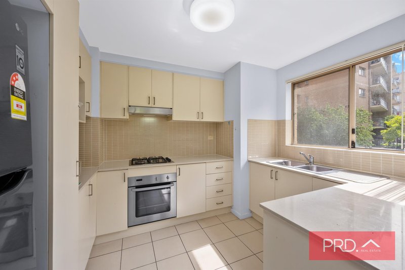 Photo - 8/33-39 Lachlan Street, Warwick Farm NSW 2170 - Image 7