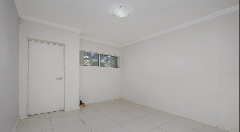 Photo - 8/33 Pritchard Street, Wentworthville NSW 2145 - Image 3