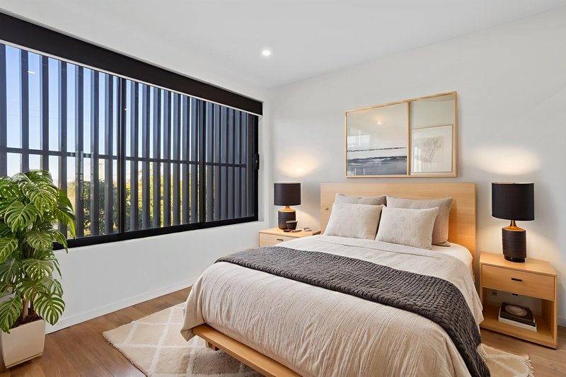 Photo - 8/35 Clarence Road, Indooroopilly QLD 4068 - Image 5