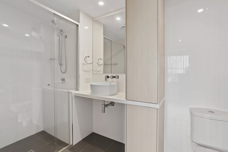 Photo - 8/35 Clarence Road, Indooroopilly QLD 4068 - Image 6