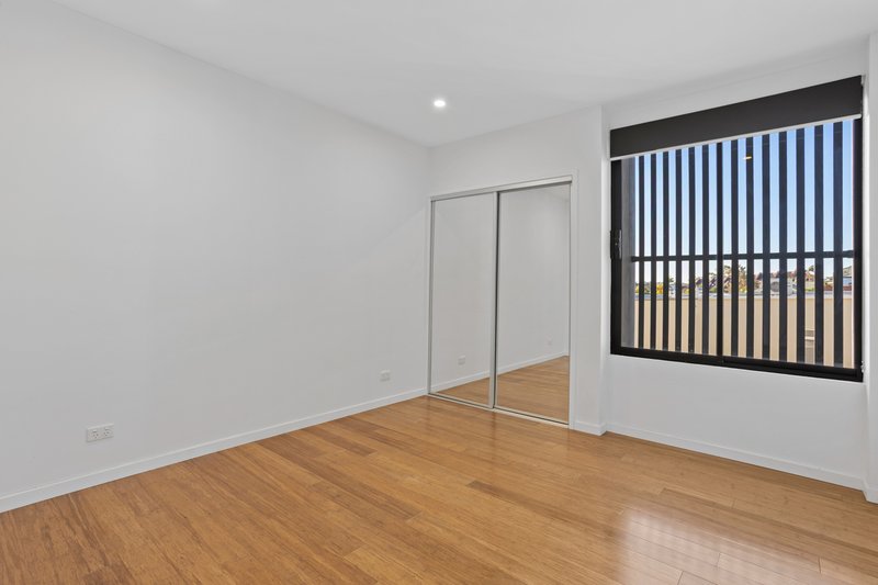 Photo - 8/35 Clarence Road, Indooroopilly QLD 4068 - Image 7