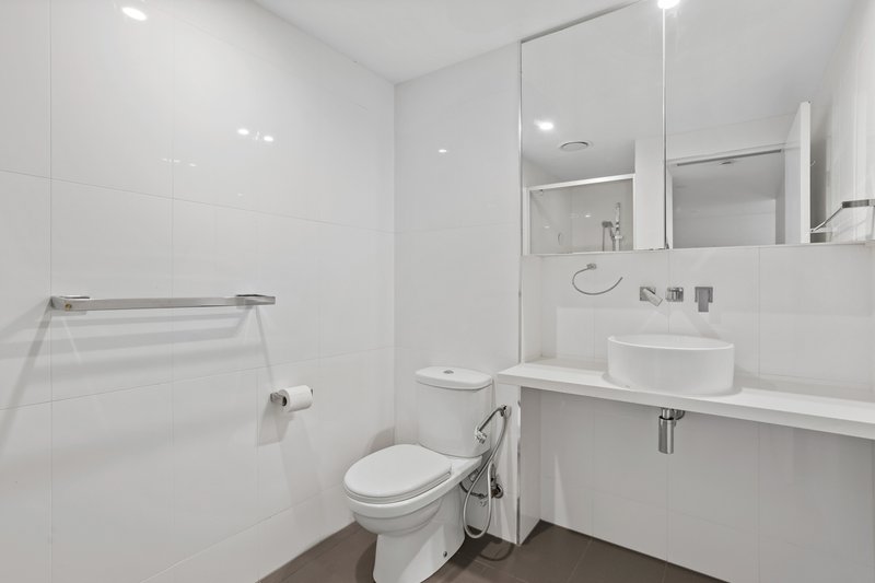 Photo - 8/35 Clarence Road, Indooroopilly QLD 4068 - Image 8