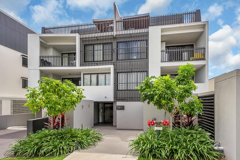 Photo - 8/35 Clarence Road, Indooroopilly QLD 4068 - Image 9