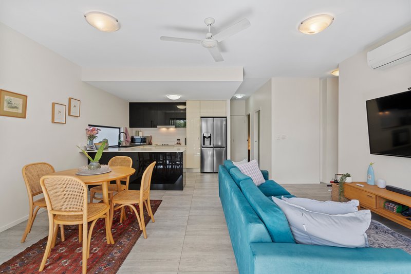 Photo - 8/35 Crown Street, Holland Park West QLD 4121 - Image 2