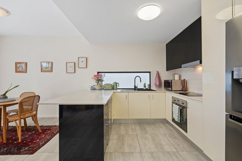 Photo - 8/35 Crown Street, Holland Park West QLD 4121 - Image 3