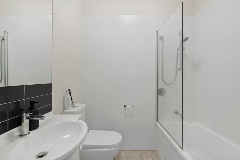 Photo - 8/35 Crown Street, Holland Park West QLD 4121 - Image 13