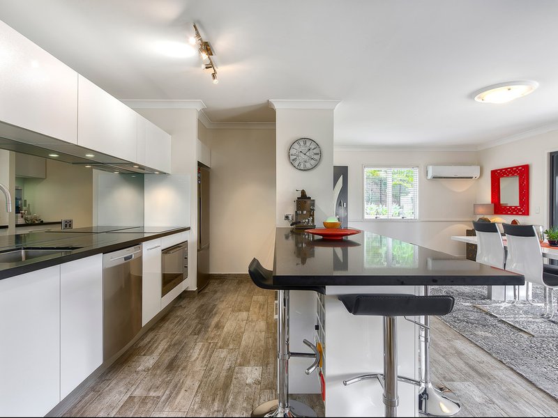 Photo - 8/35 Greenmont Close, Ashgrove QLD 4060 - Image 7