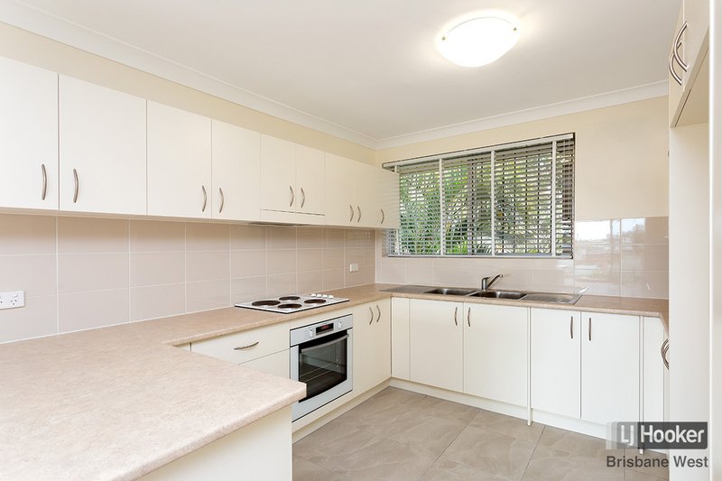 Photo - 8/35 Holland Street, Toowong QLD 4066 - Image 3