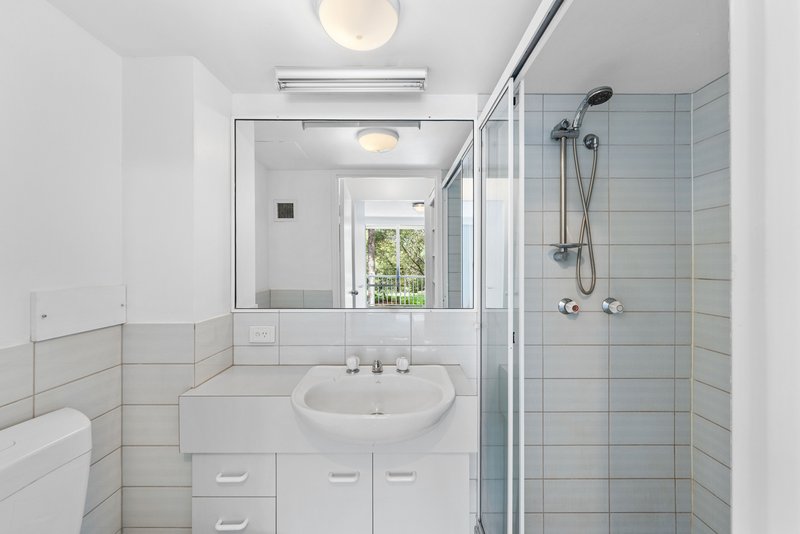 Photo - 8/36-40 Monaco Street, Surfers Paradise QLD 4217 - Image 8