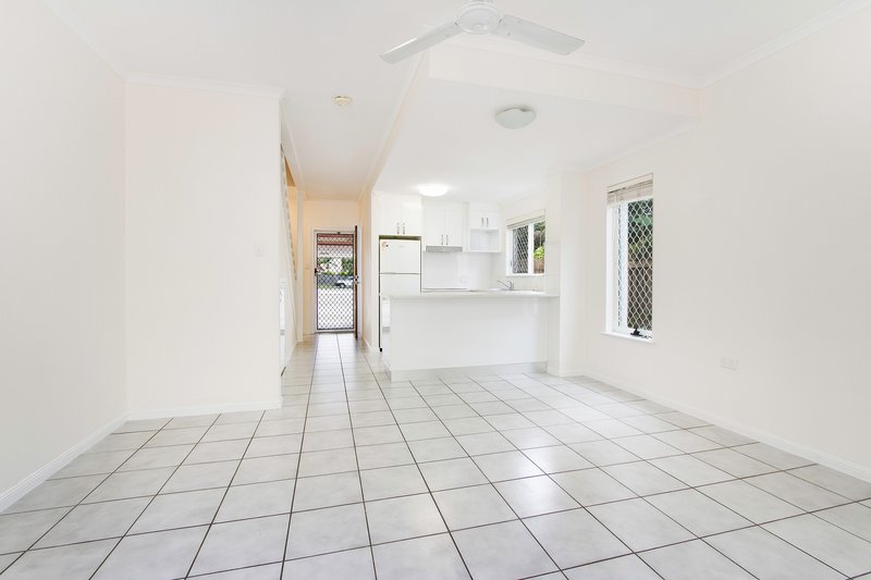 Photo - 8/36 Springfield Crescent, Manoora QLD 4870 - Image 5