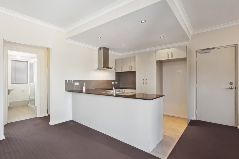 Photo - 8/37 Piccadilly Circle, Joondalup WA 6027 - Image 4