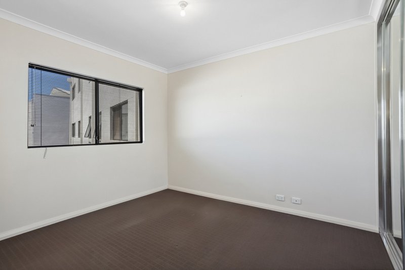 Photo - 8/37 Piccadilly Circle, Joondalup WA 6027 - Image 11