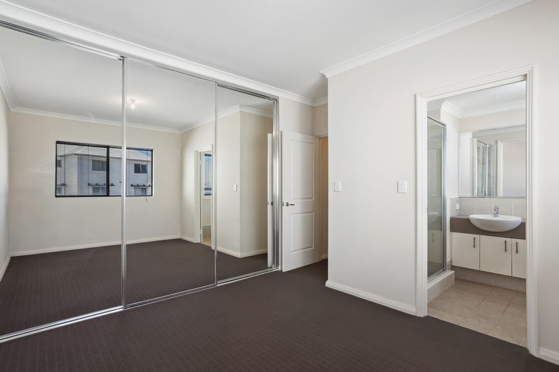 Photo - 8/37 Piccadilly Circle, Joondalup WA 6027 - Image 12