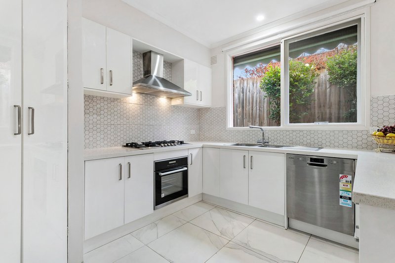 Photo - 837 Waverley Road, Glen Waverley VIC 3150 - Image 2