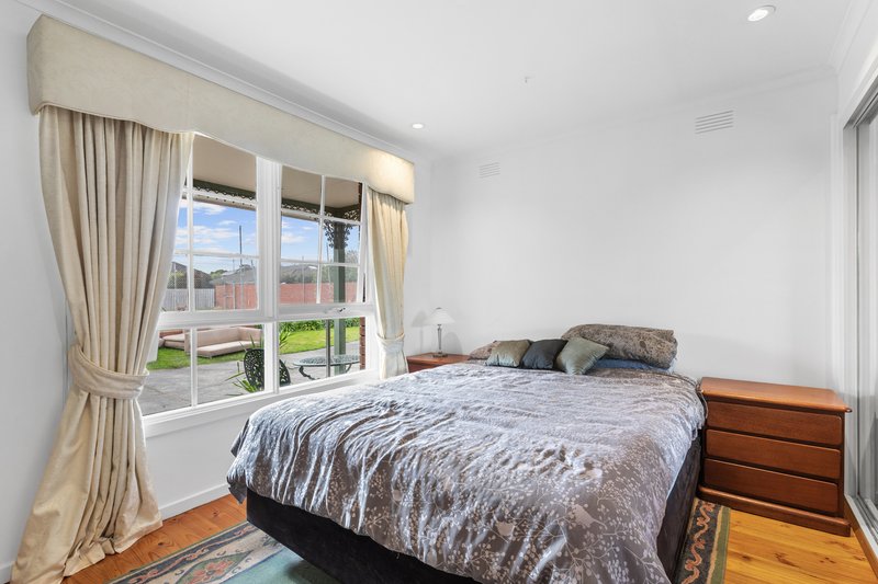 Photo - 8/374 Warrigal Road, Cheltenham VIC 3192 - Image 8