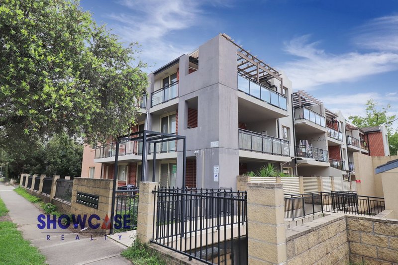 Photo - 8/39-45 Lydbrook Street, Westmead NSW 2145 - Image 1