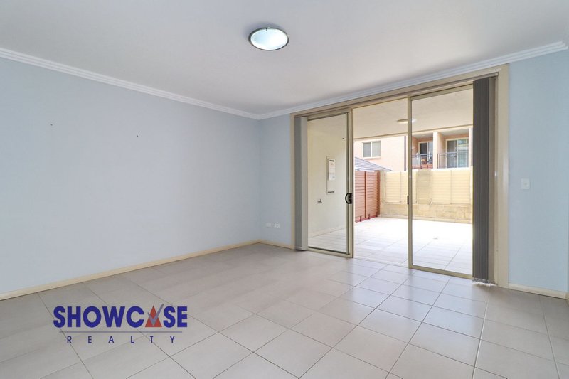 Photo - 8/39-45 Lydbrook Street, Westmead NSW 2145 - Image 2
