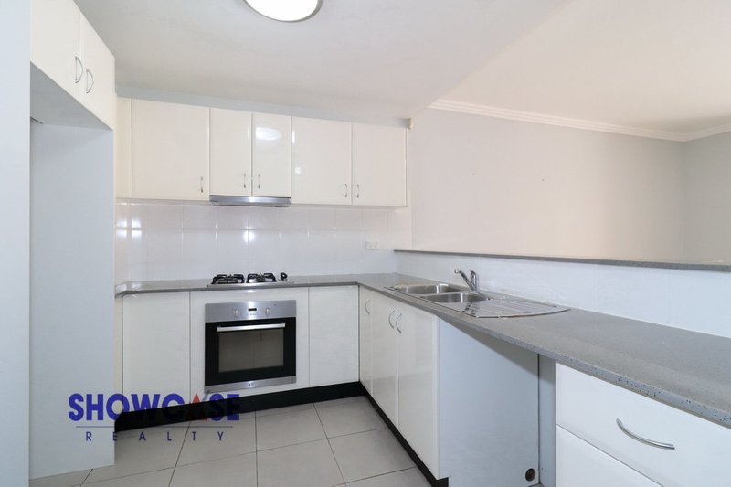 Photo - 8/39-45 Lydbrook Street, Westmead NSW 2145 - Image 3