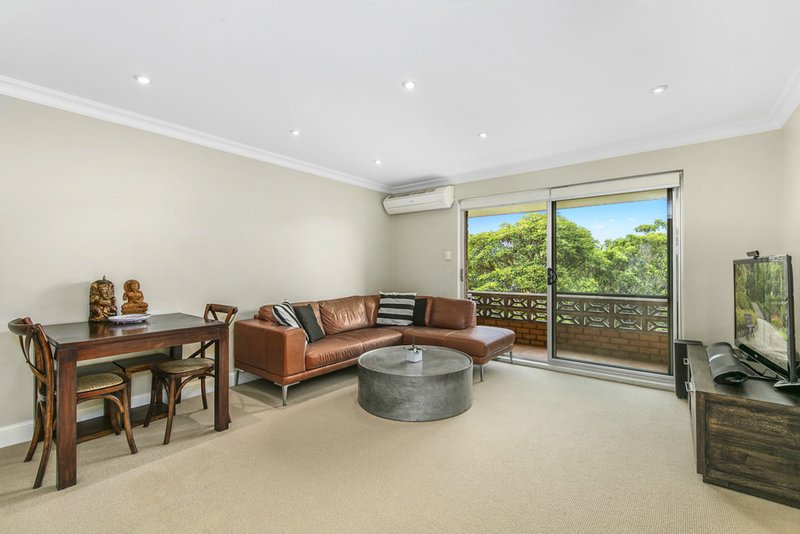 Photo - 8/39 Wyuna Avenue, Freshwater NSW 2096 - Image 3