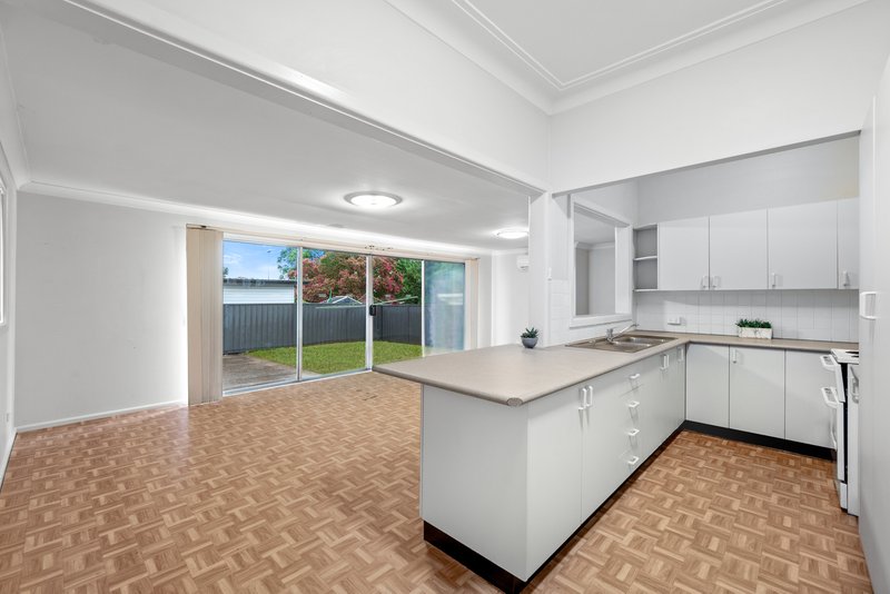 Photo - 84 & 84a Penrose Crescent, South Penrith NSW 2750 - Image 11