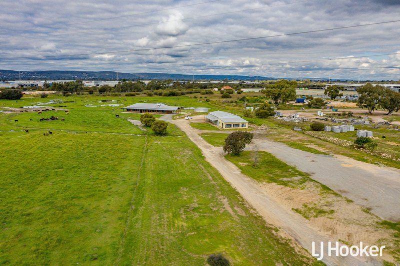 Photo - 84 Ayres Road, Forrestdale WA 6112 - Image 5